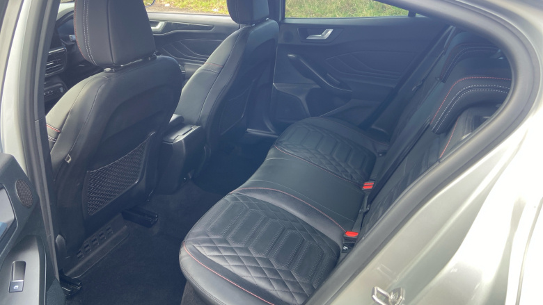 Ford Focus 1.0 EcoBoost Hybrid mHEV ST-Line X 5dr Petrol Hatchback